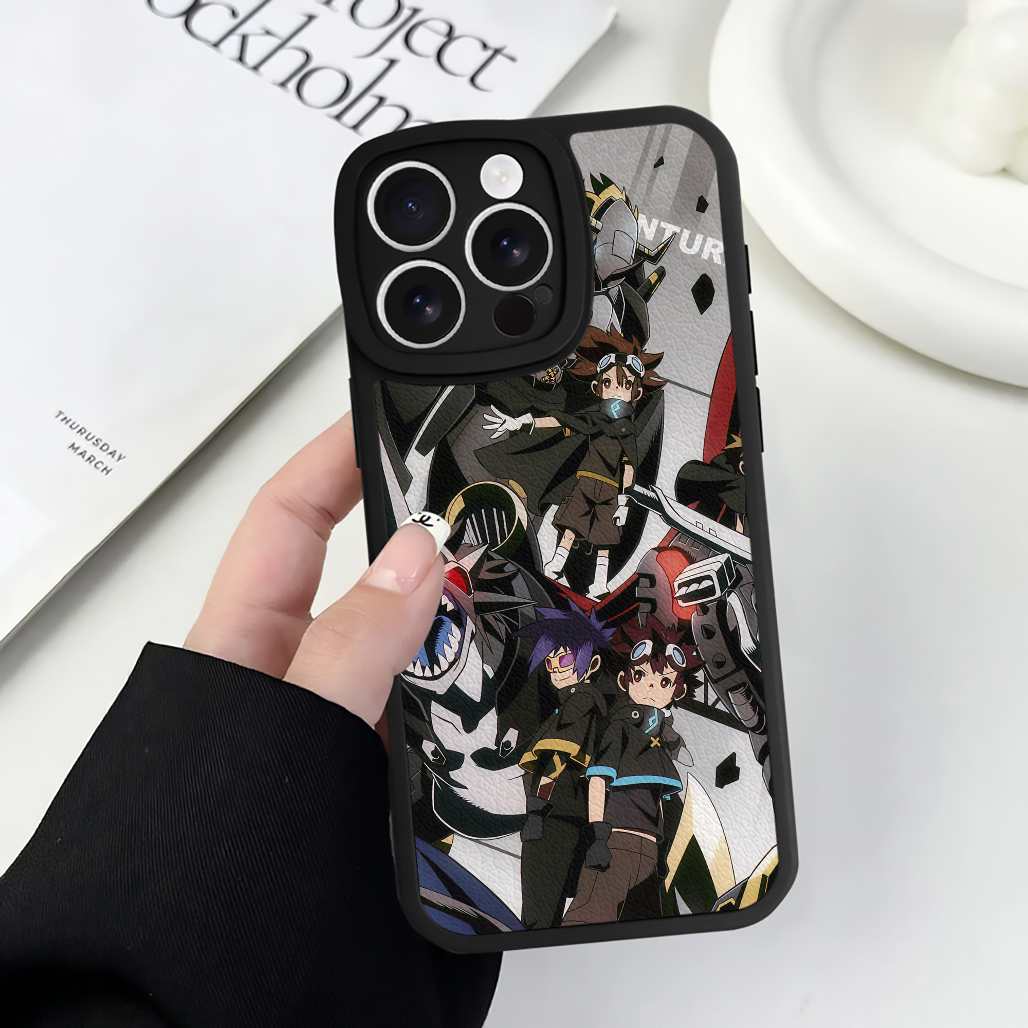 （画像用） Digimon デジタルモンスター/デジモン 【iPhone 16シリーズ対応】シリコンスマホケース（レザー調） 材質：シリコン